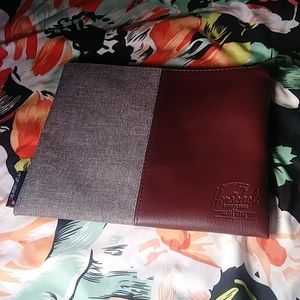 Herschel Virgin Atlantic Toiletries Cosmetics Zip